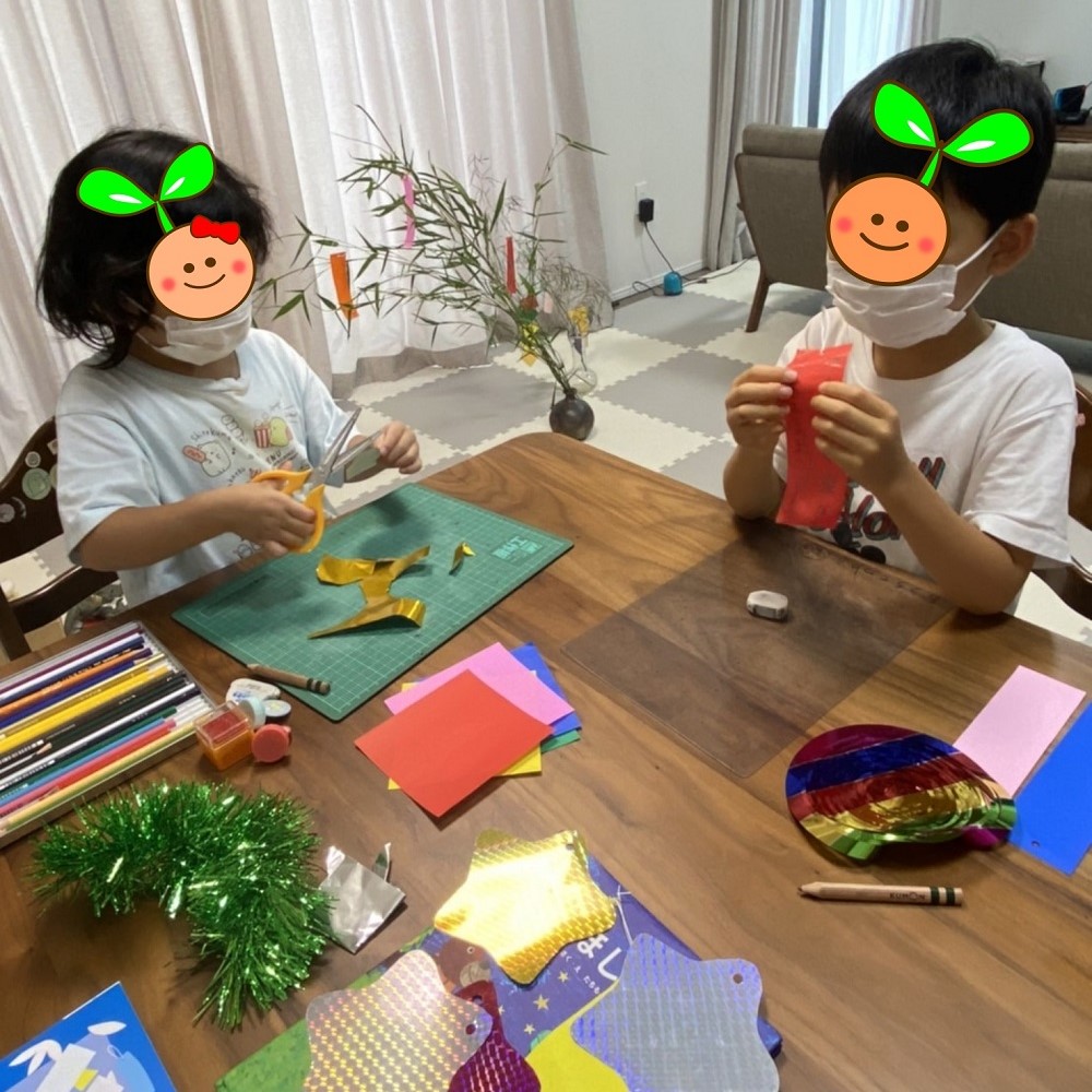 生徒さんのお家で一緒に七夕飾り🎋を作りました‼️